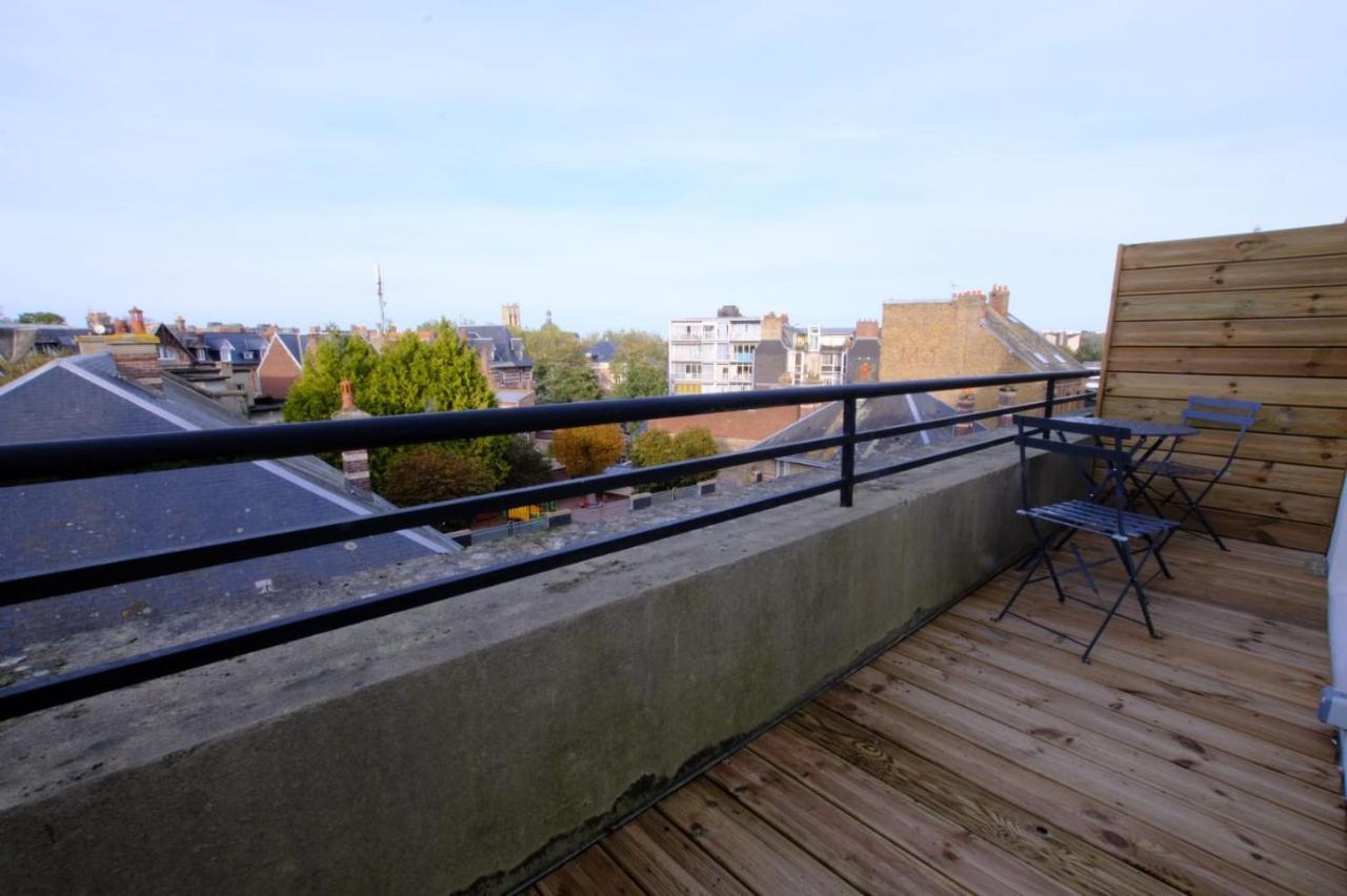 Sur Les Toits De Apartment *